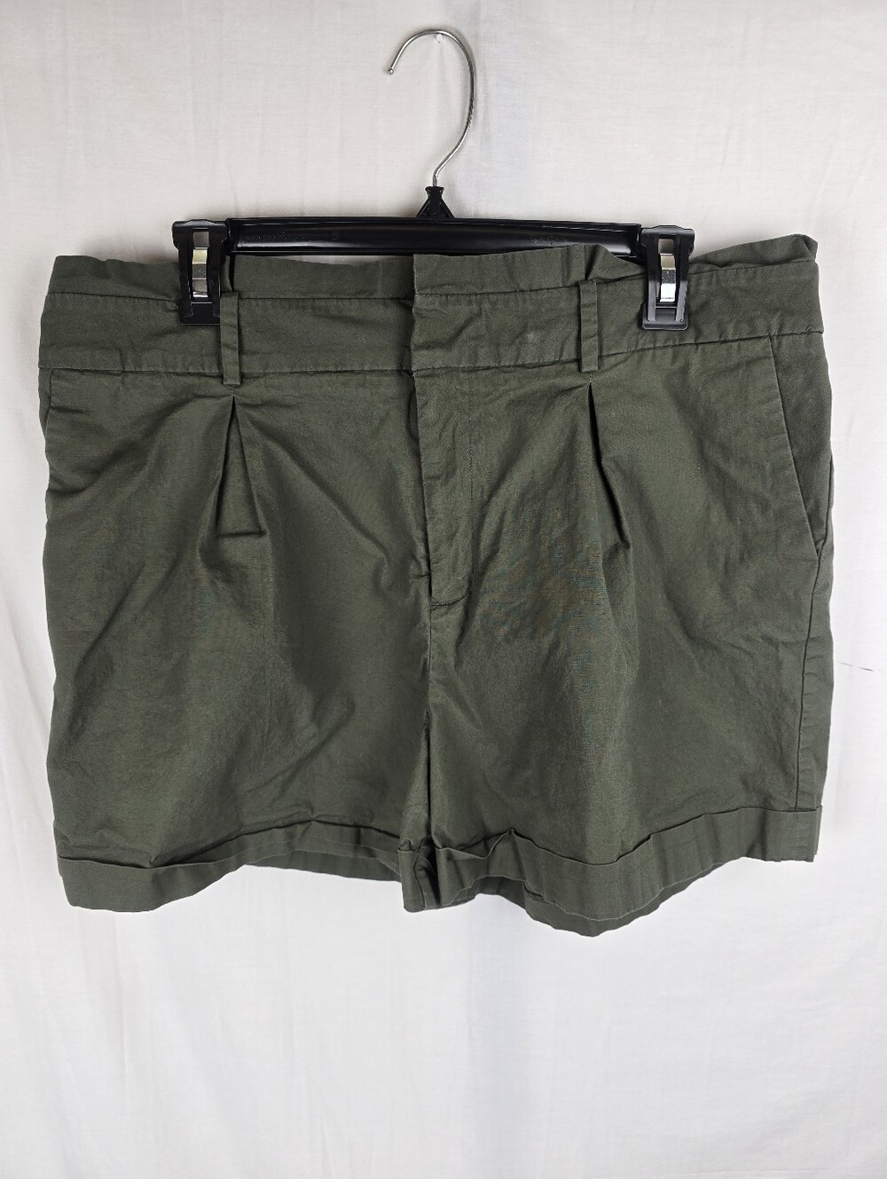 a new day Olive Green Pleated Women’s Shorts Sz XL